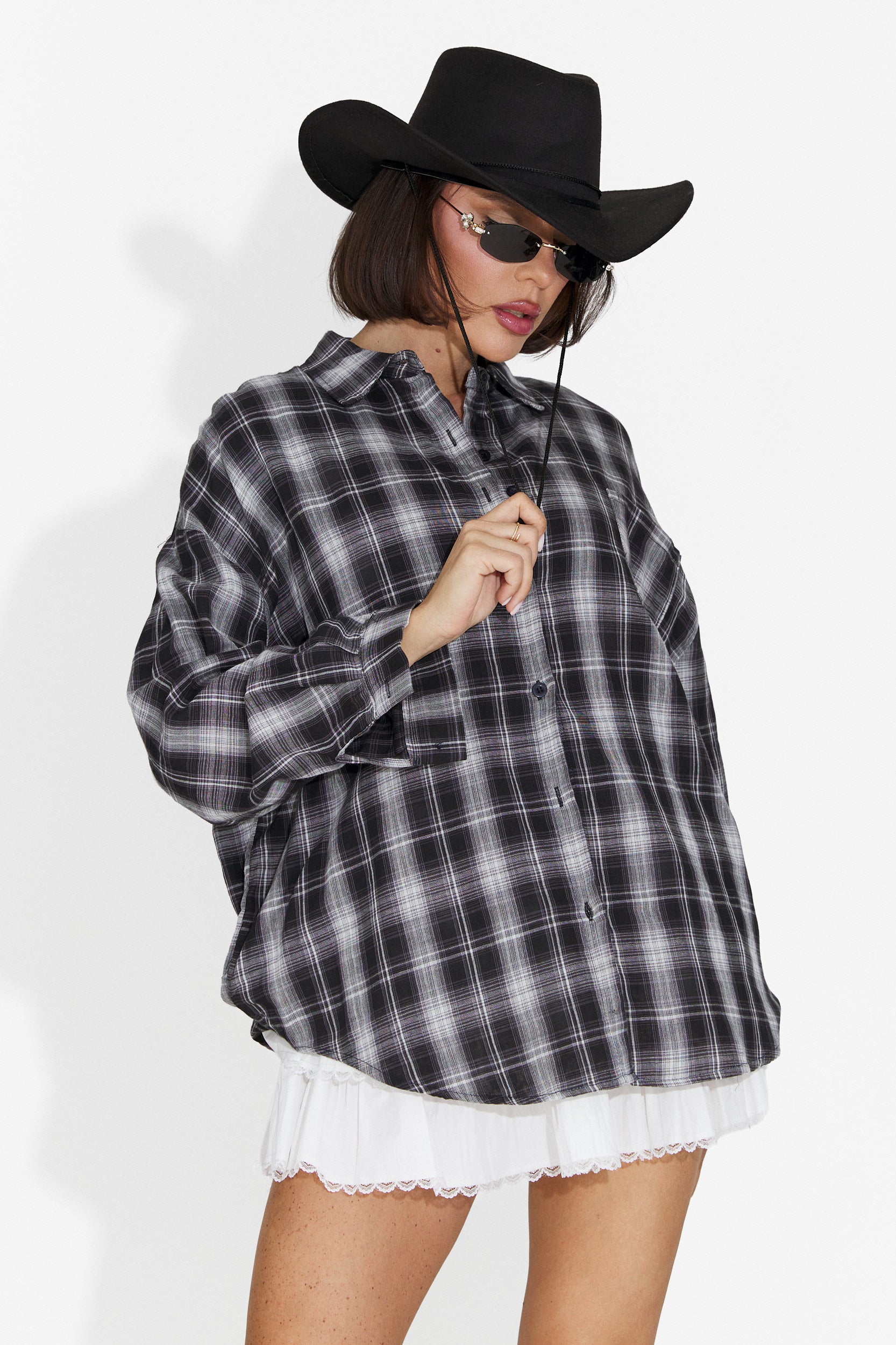Črna priložnostna ženska srajca Letiza Bogas