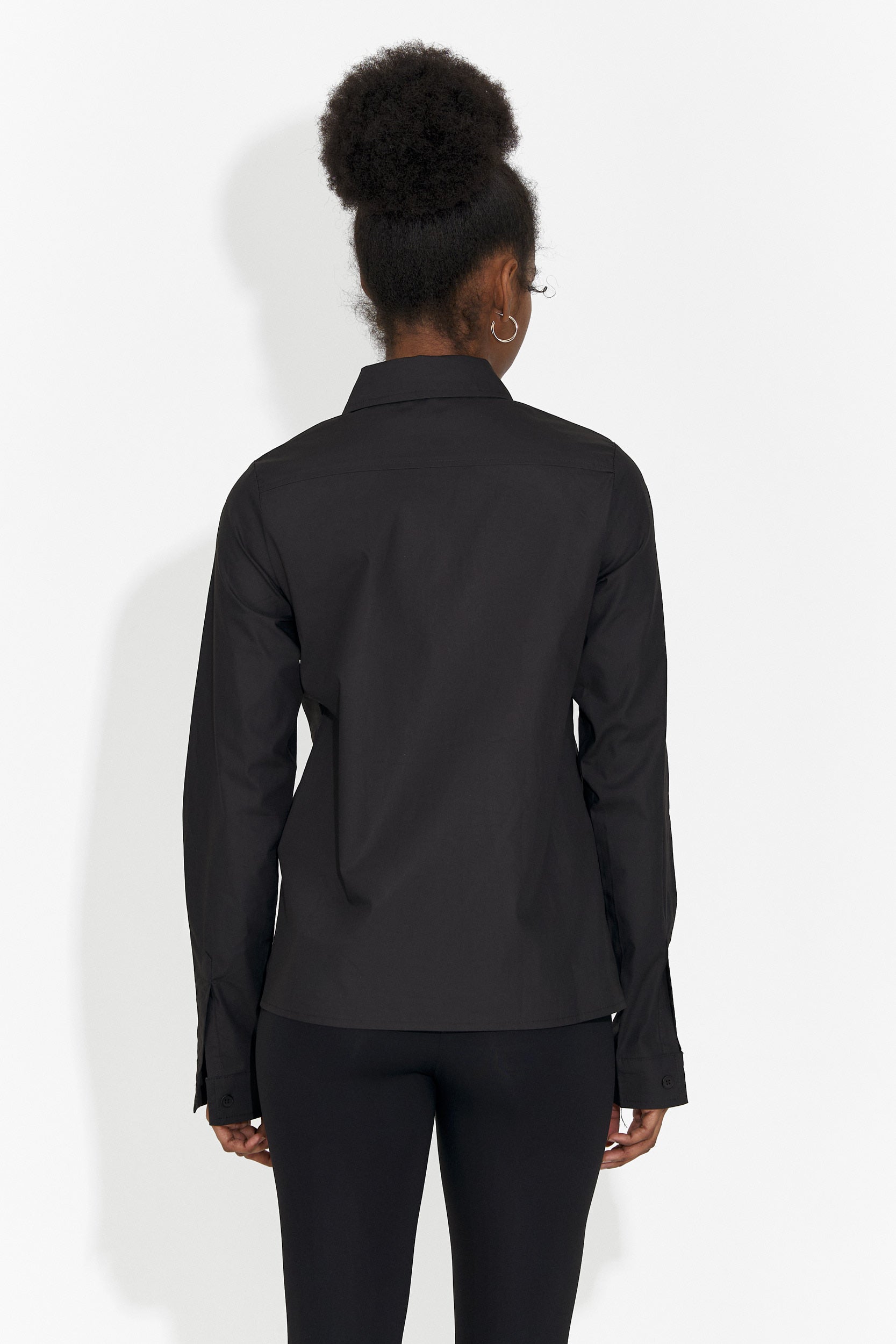 Elegantna črna bluza za dame Jetie Bogas