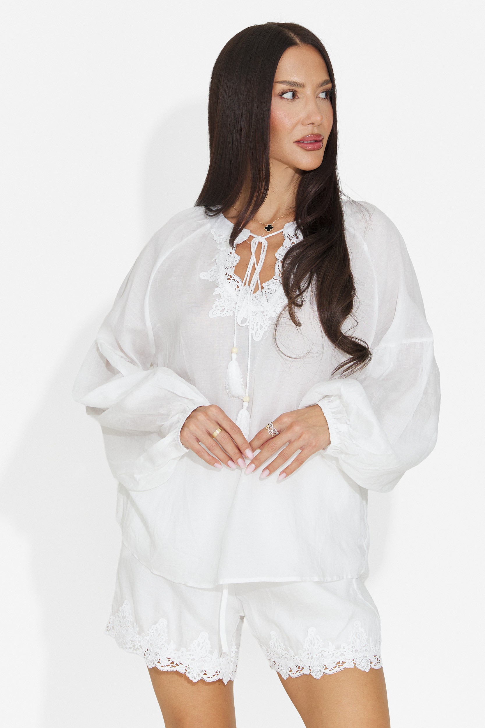 Compleu dama casual alb Merliana Bogas
