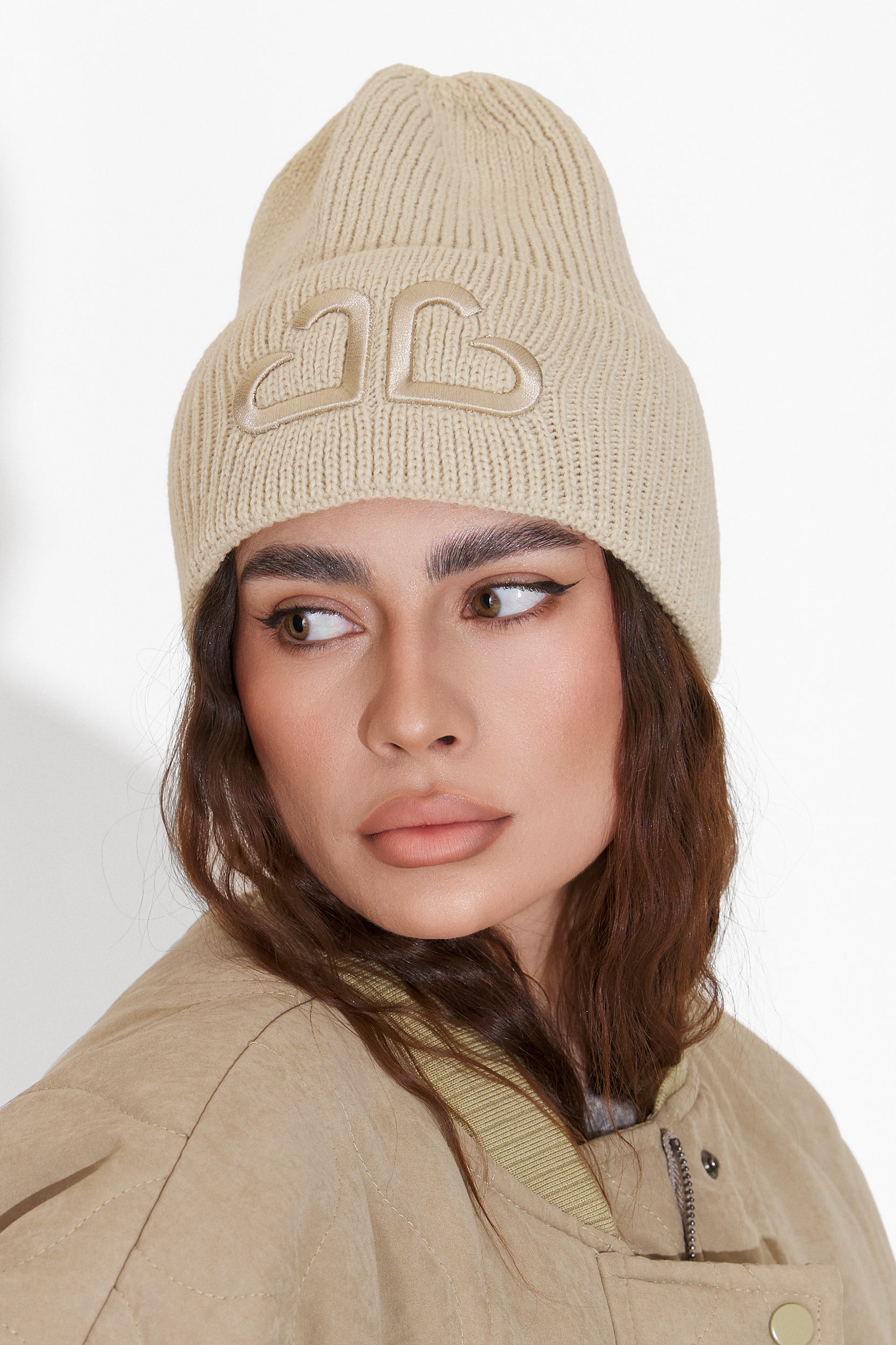 Priložnostna bež Tausia Bogas dama kapa Beanie