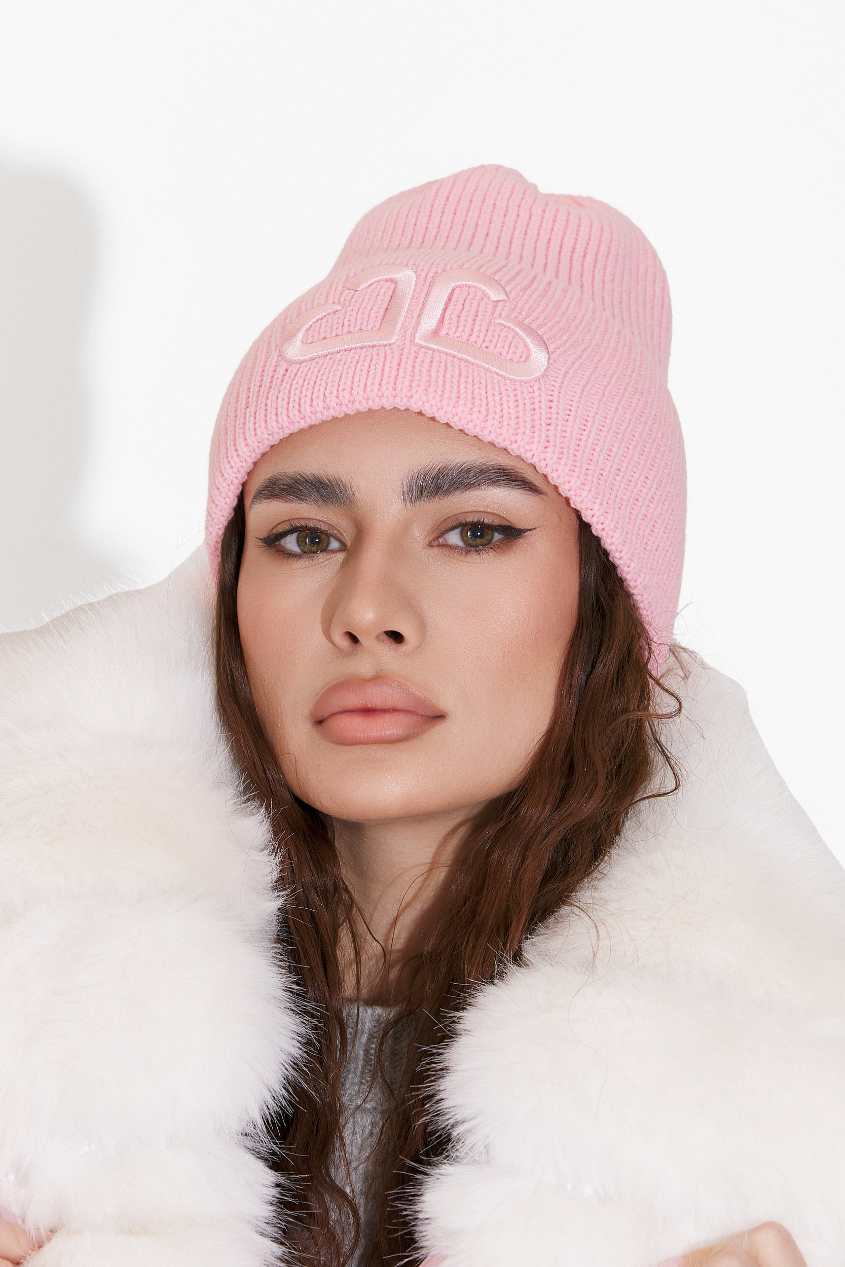 Priložnostna roza Tausia Bogas ženska kapa Beanie