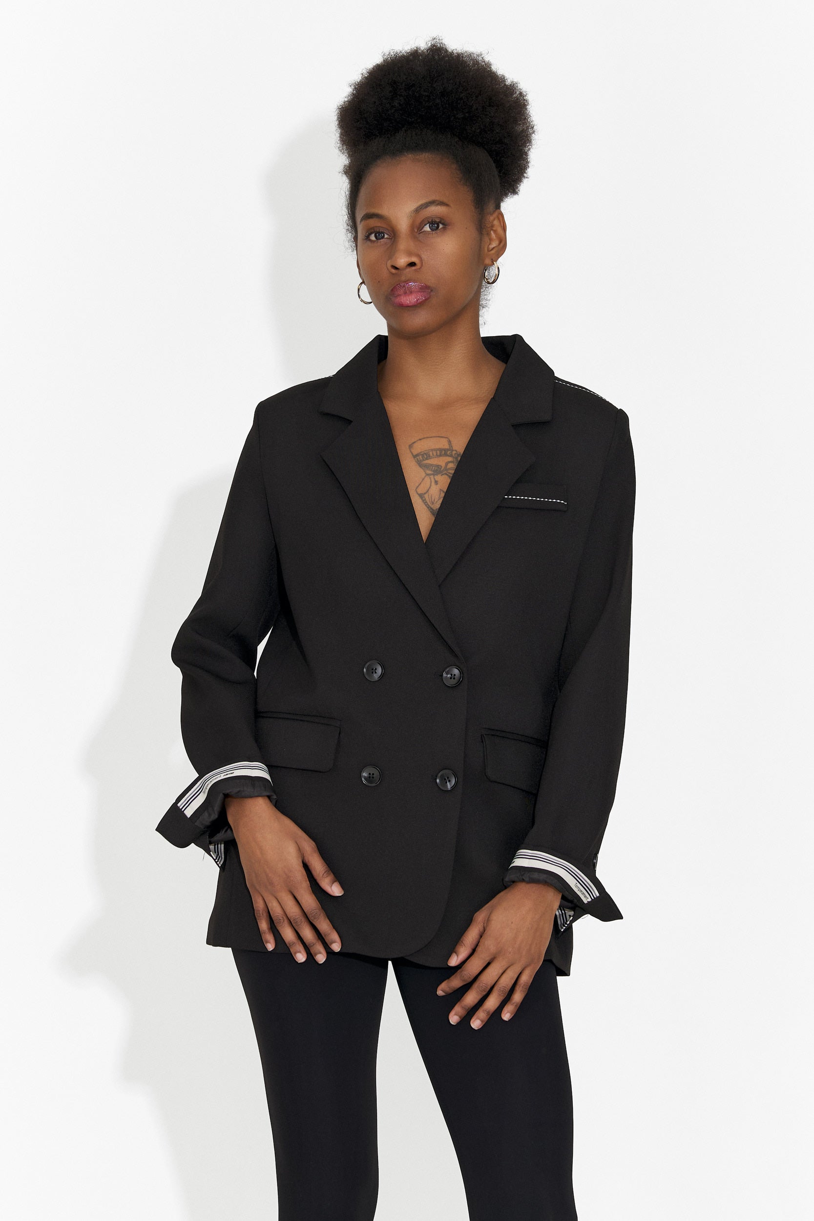 Eleganten črn ženski blazer Caleiaja Bogas