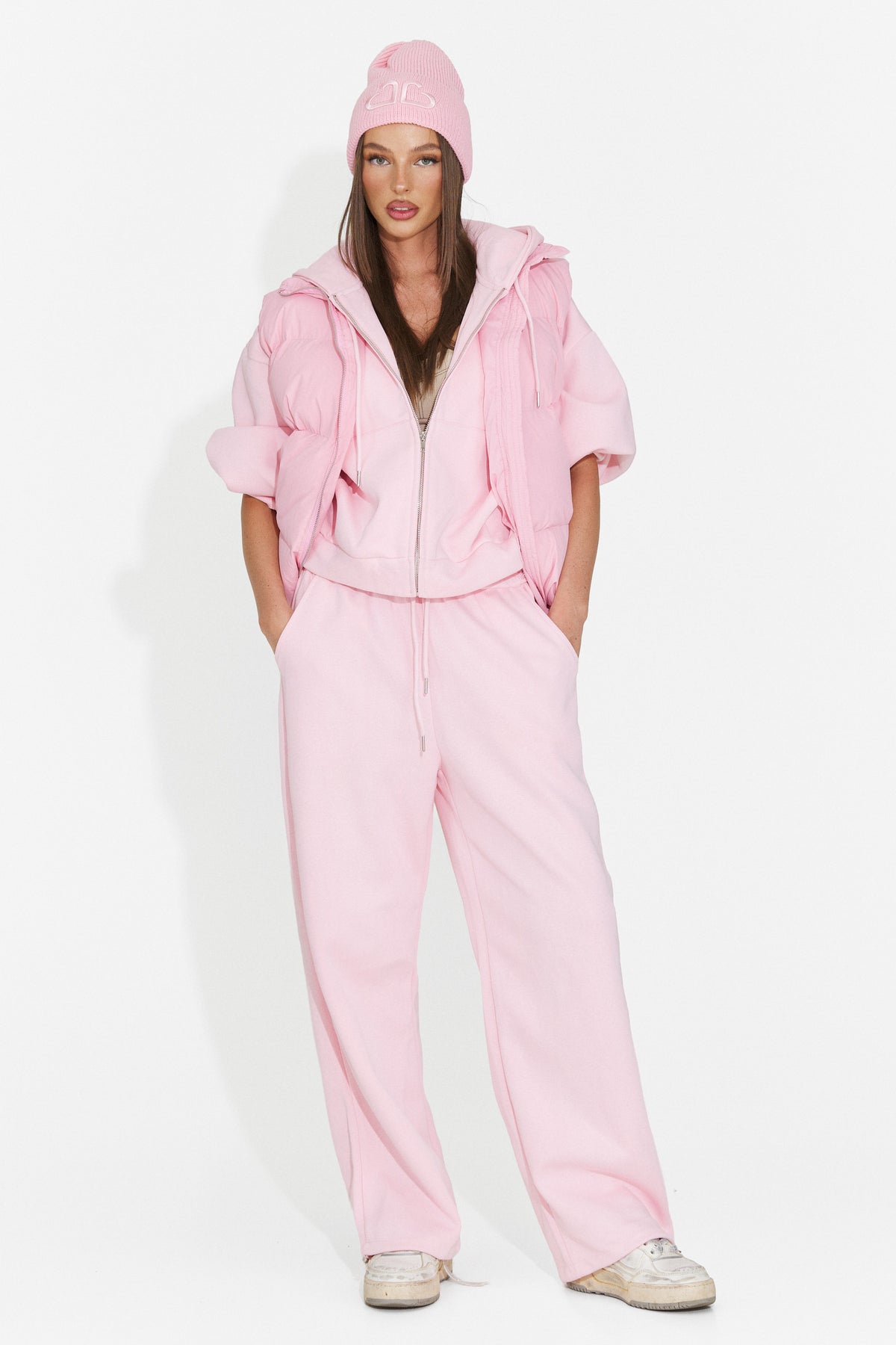 Trening casual roz Klovimira Bogas