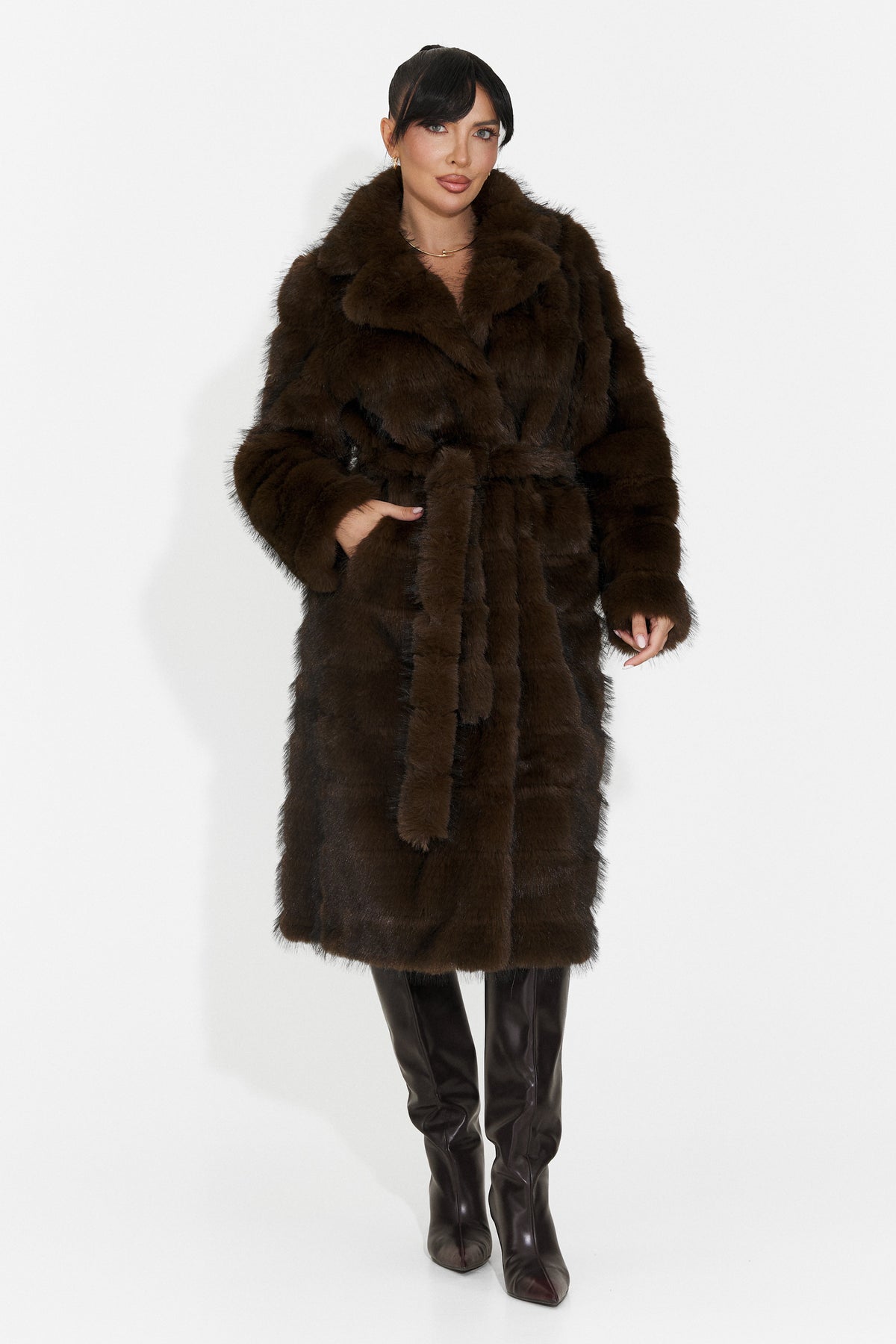 Haina de blana eleganta maro Rinaoela Bogas