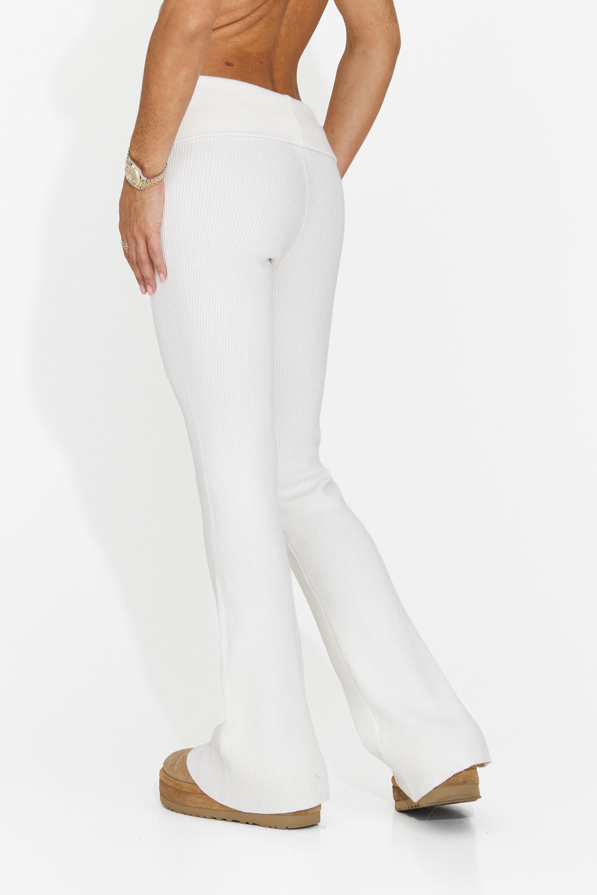 Pantaloni casual crem Trivaielia Bogas
