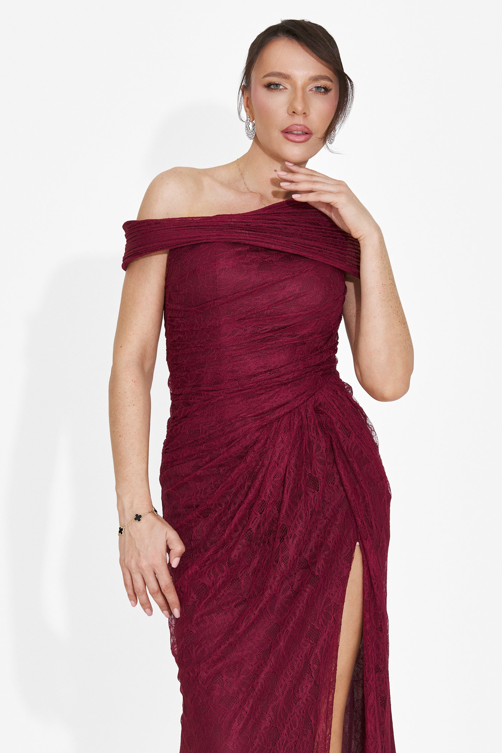 Alaneina dolga bordo obleka za dame