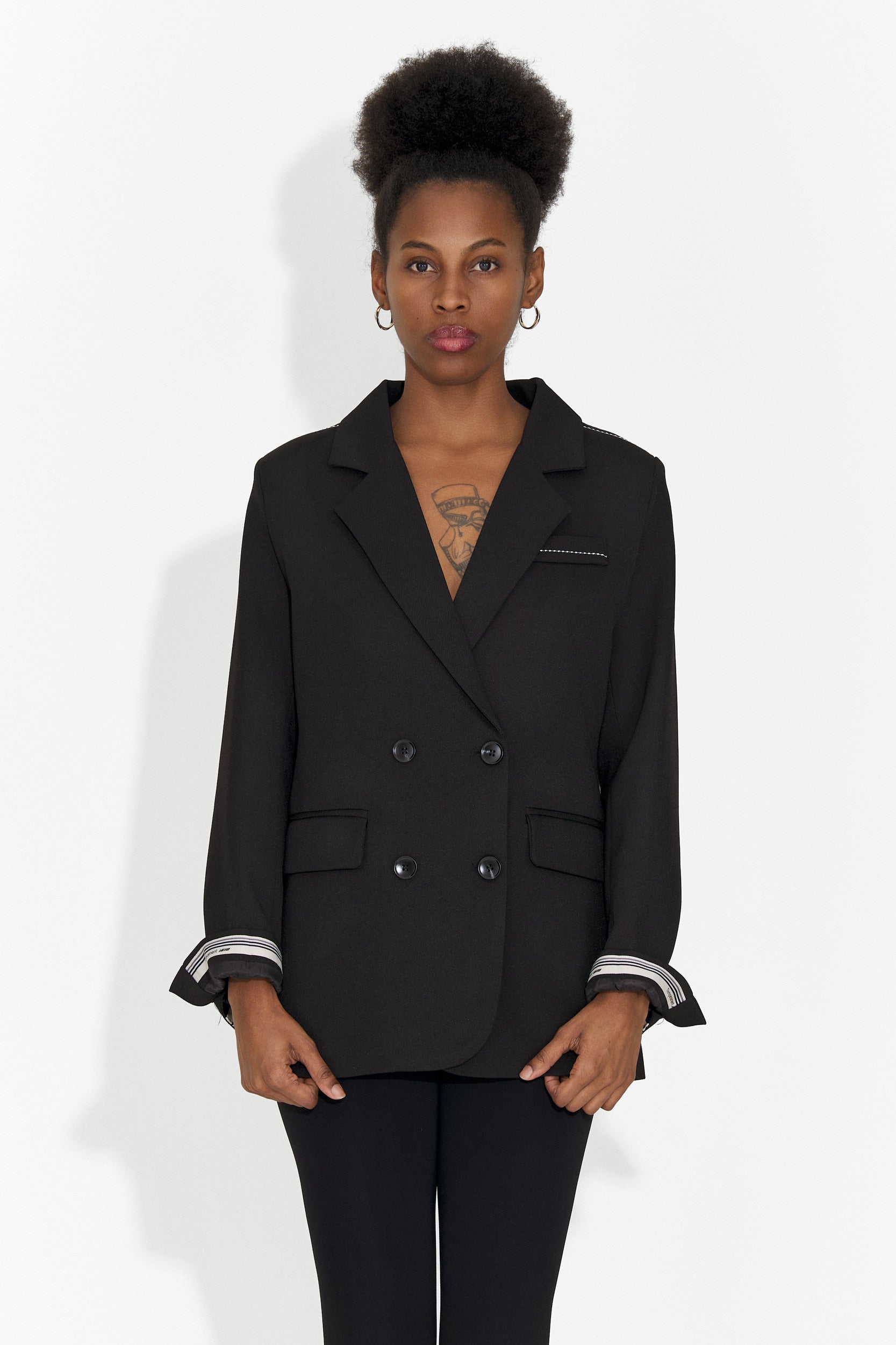 Eleganten črn ženski blazer Caleiaja Bogas